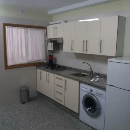 Edificio Victor شقة طوستا ديل سيلونثيو